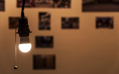 ¿Puedo dejar de pagar la luz del okupa? Todo lo que necesitas saber